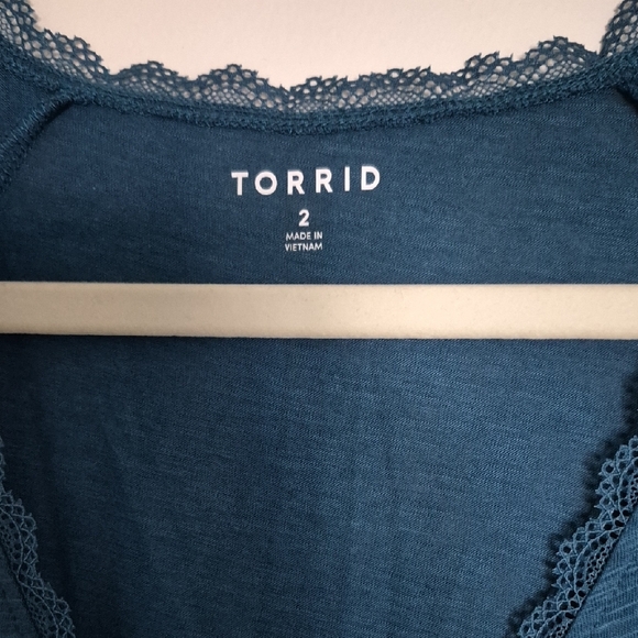 Torrid NWOT Teal Blue Lace-Trim V-Neck Faux Wrap Babydoll Top - Picture 2 of 5